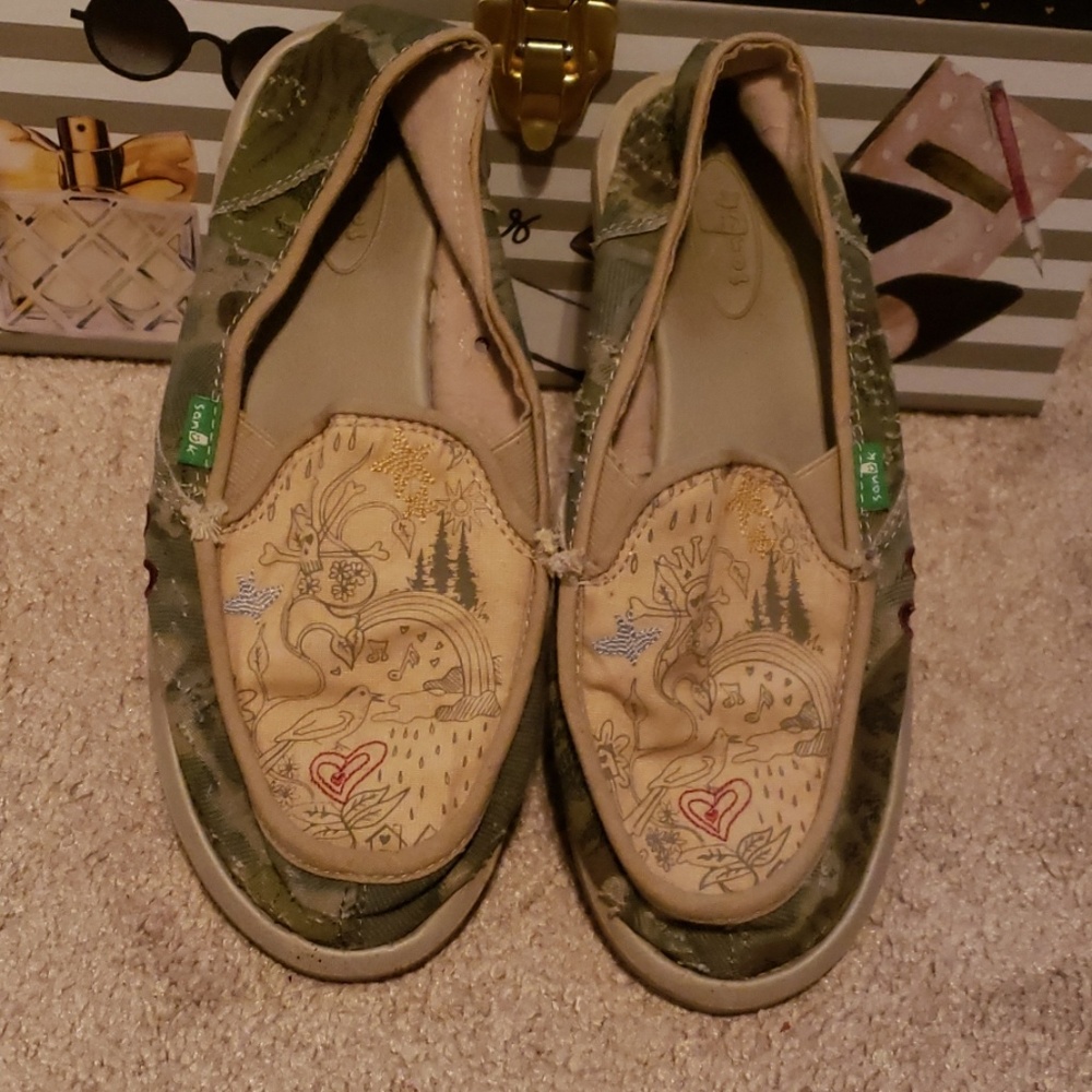 Sanuk shoes size 7